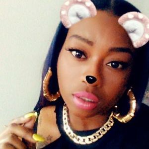 Meet your Posher, Maya lah lou